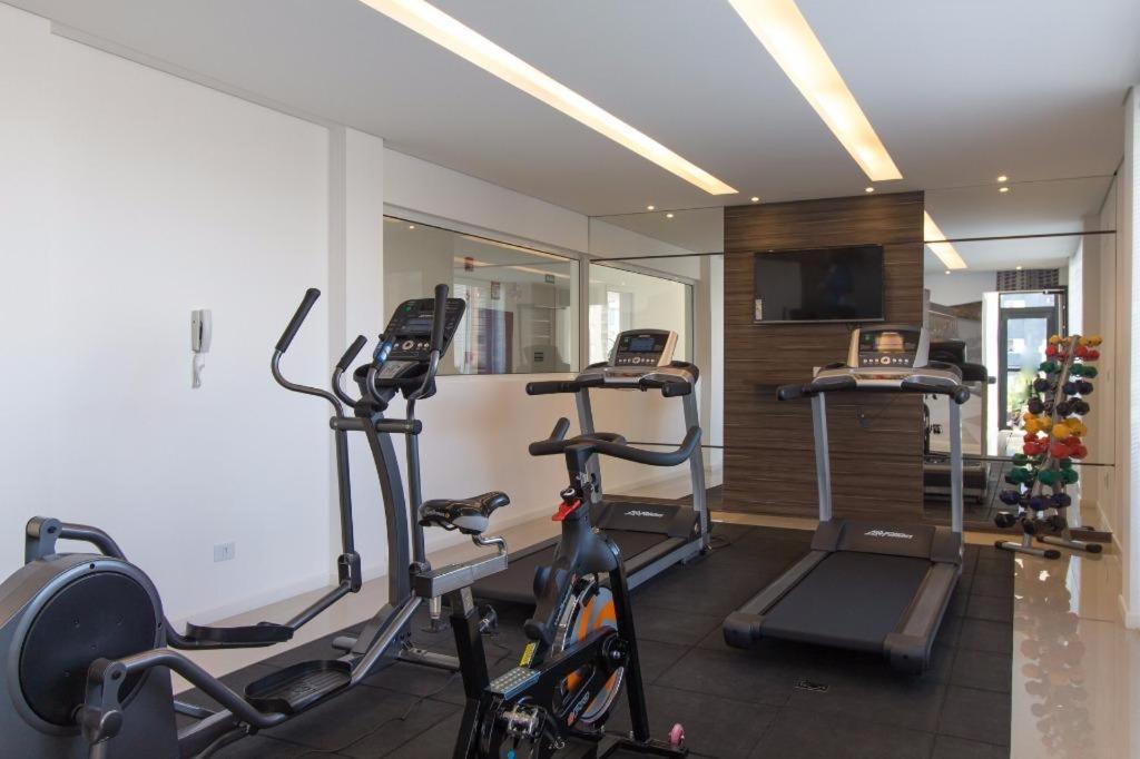 609-Apartamento Encantador, Com 1 Vaga De Garagem, Todo Mobiliado E Decorado, Edificio Com Academia, Lavanderia, Excelente Localizacao No Reboucas, Proximo Ao Batel E Centro Curitiba Exterior foto
